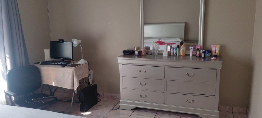 2 Bedroom Property for Sale in Ridgeway Gauteng
