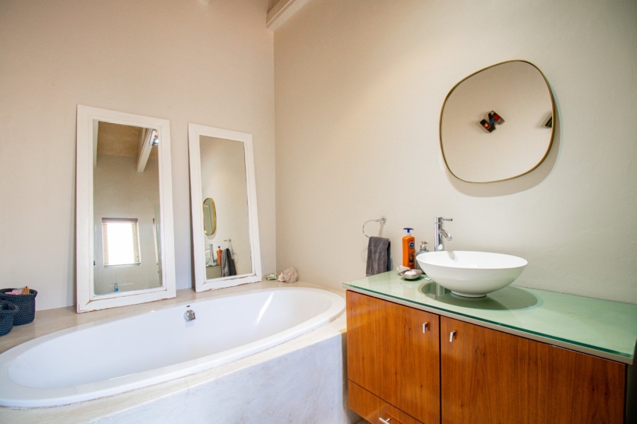 3 Bedroom Property for Sale in Broadacres Gauteng