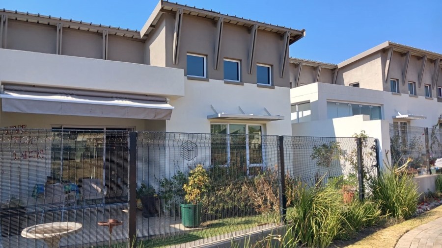 2 Bedroom Property for Sale in Broadacres Gauteng