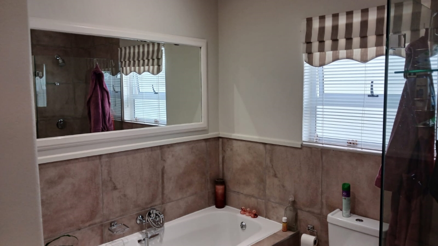 2 Bedroom Property for Sale in Broadacres Gauteng