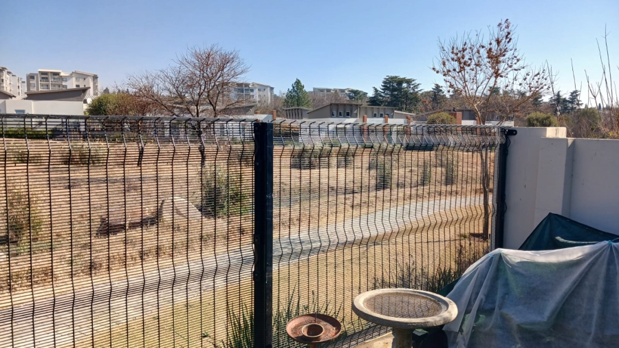 2 Bedroom Property for Sale in Broadacres Gauteng