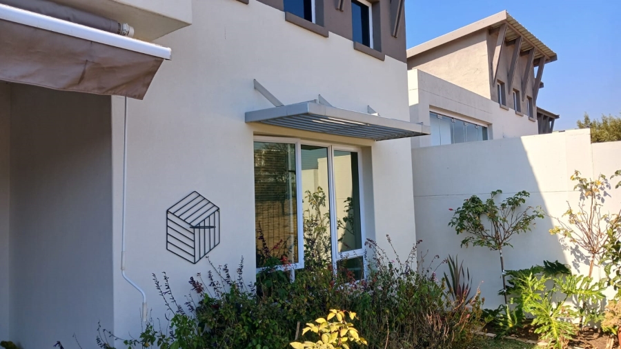 2 Bedroom Property for Sale in Broadacres Gauteng