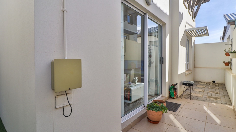 1 Bedroom Property for Sale in Broadacres Gauteng