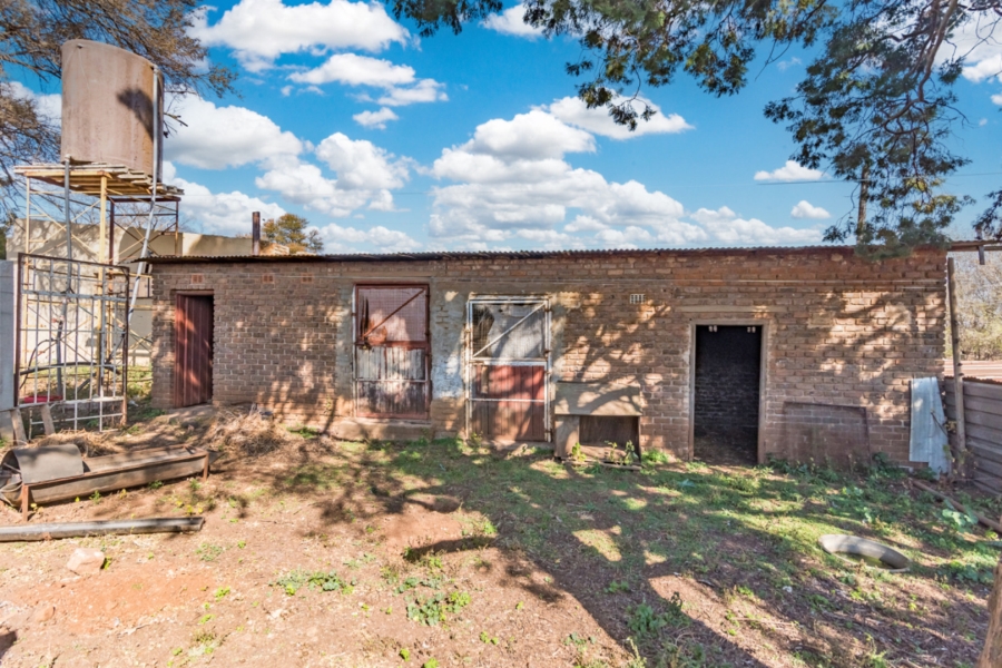 5 Bedroom Property for Sale in Kromdraai AH Gauteng