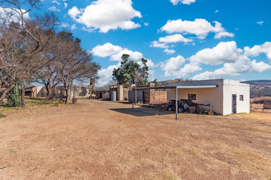 5 Bedroom Property for Sale in Kromdraai AH Gauteng