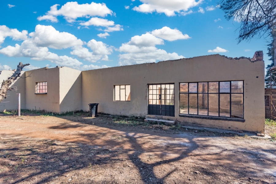 5 Bedroom Property for Sale in Kromdraai AH Gauteng