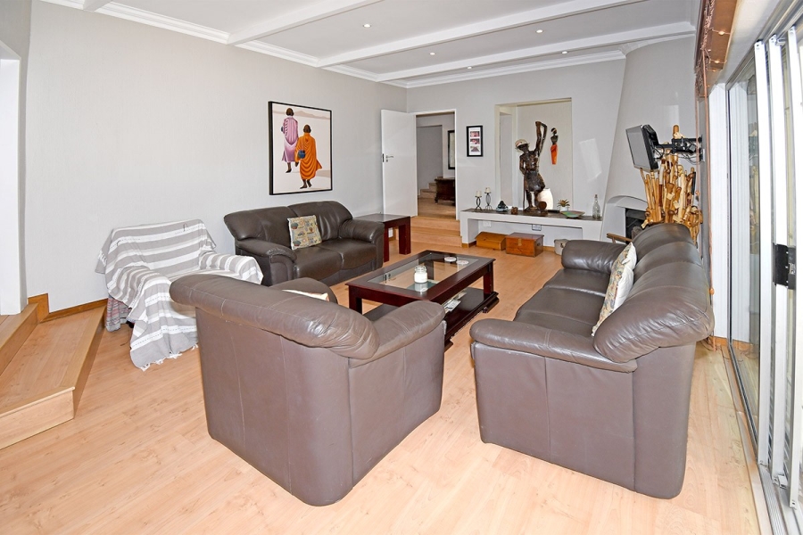 3 Bedroom Property for Sale in Hurlingham Manor Gauteng