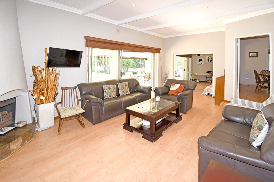 3 Bedroom Property for Sale in Hurlingham Manor Gauteng