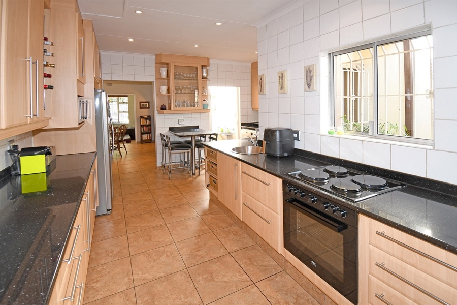 3 Bedroom Property for Sale in Hurlingham Manor Gauteng