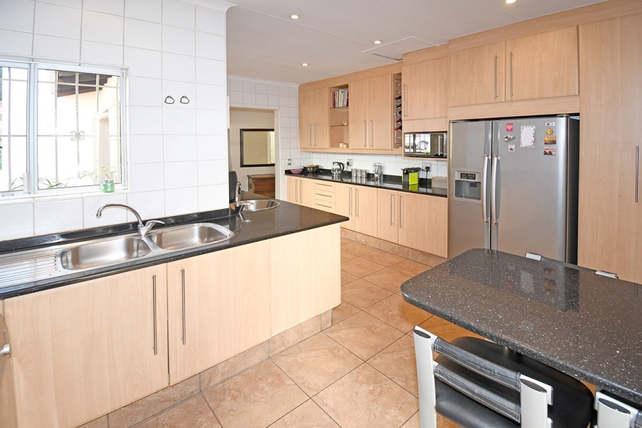 3 Bedroom Property for Sale in Hurlingham Manor Gauteng