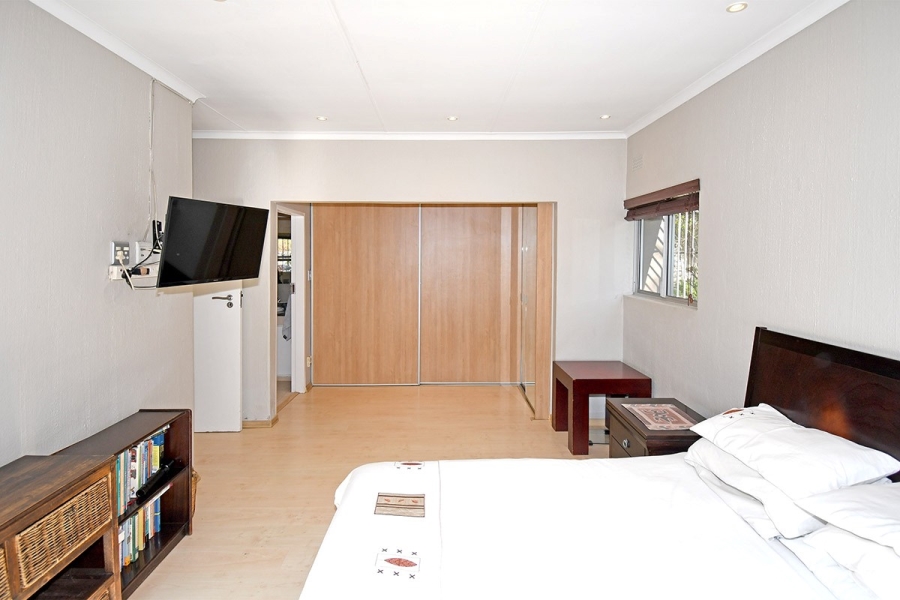 3 Bedroom Property for Sale in Hurlingham Manor Gauteng