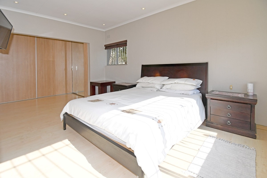 3 Bedroom Property for Sale in Hurlingham Manor Gauteng
