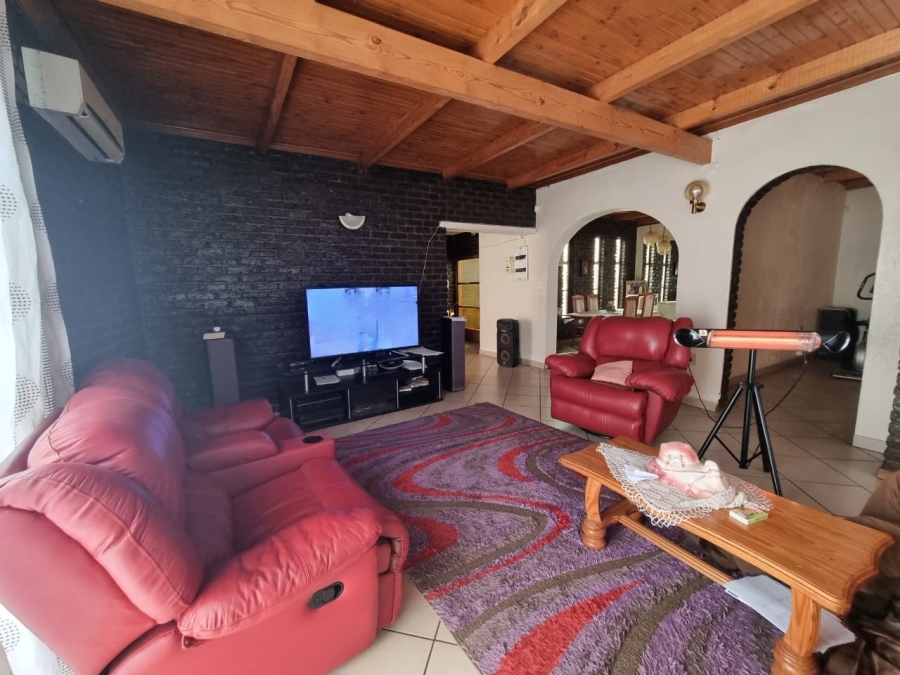 3 Bedroom Property for Sale in Sonland Park Gauteng