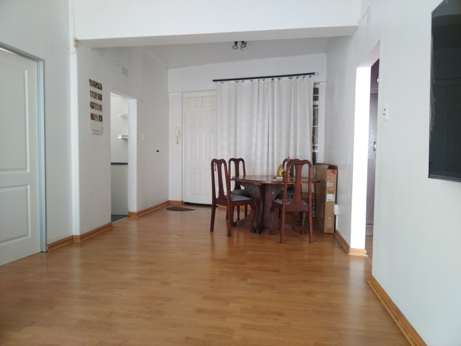 To Let 2 Bedroom Property for Rent in Florida Lake Gauteng