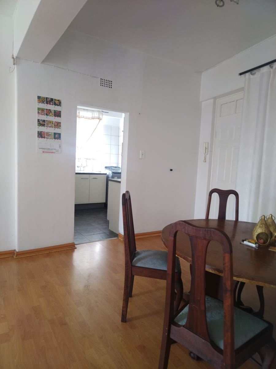 To Let 2 Bedroom Property for Rent in Florida Lake Gauteng