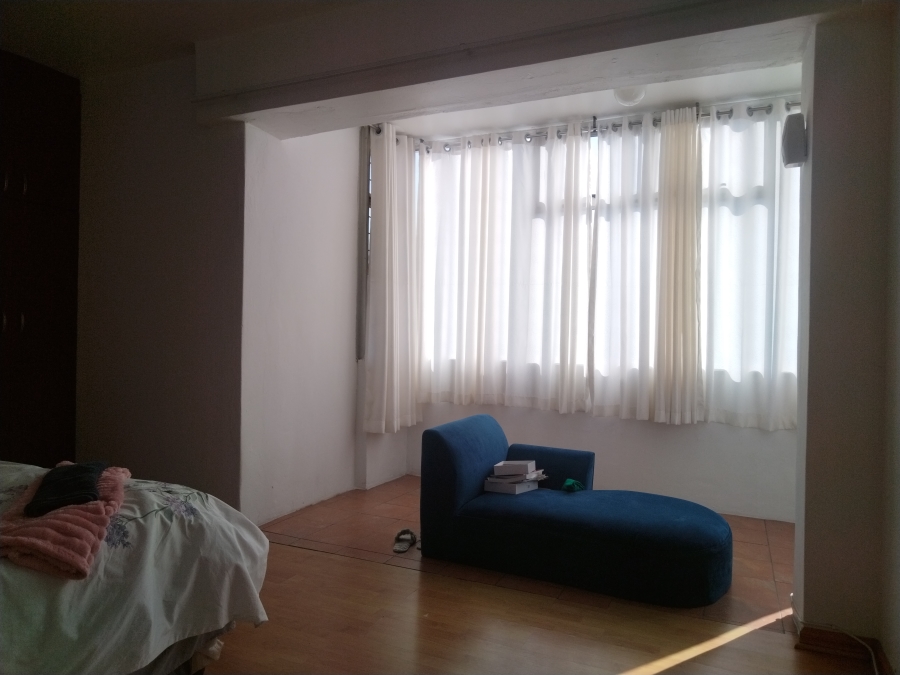 To Let 2 Bedroom Property for Rent in Florida Lake Gauteng