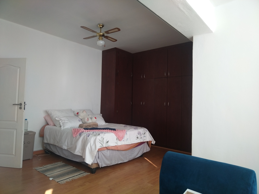 To Let 2 Bedroom Property for Rent in Florida Lake Gauteng