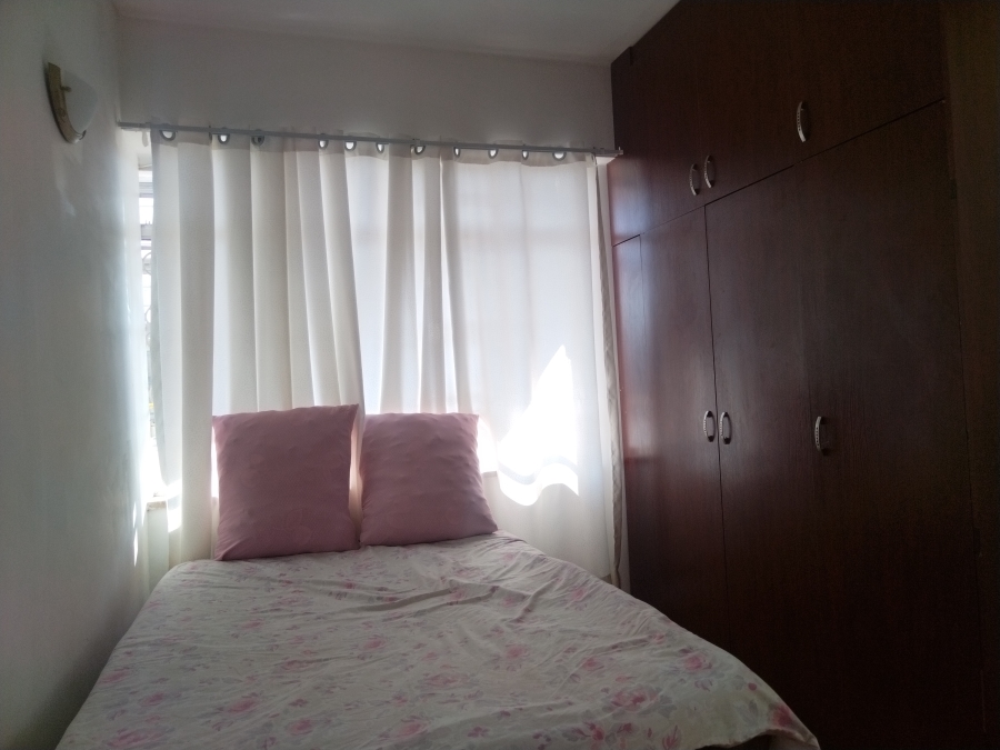 To Let 2 Bedroom Property for Rent in Florida Lake Gauteng