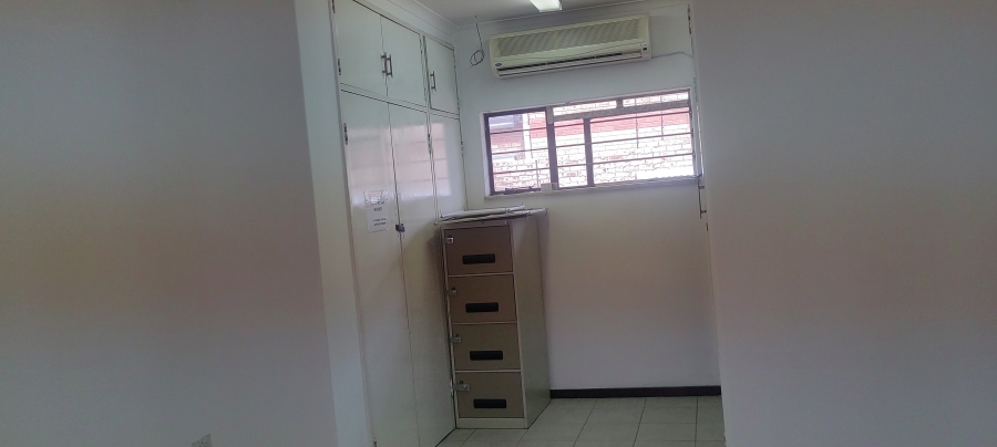1 Bedroom Property for Sale in Robertsham Gauteng