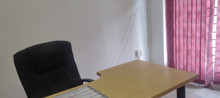 1 Bedroom Property for Sale in Robertsham Gauteng