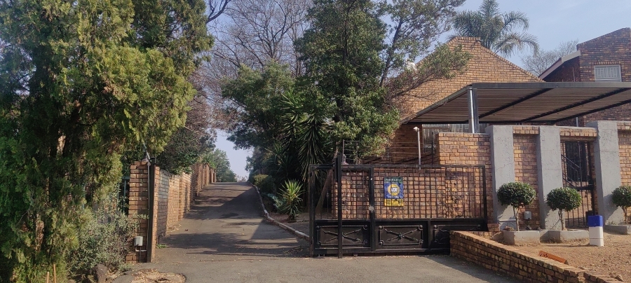 3 Bedroom Property for Sale in Mulbarton Gauteng