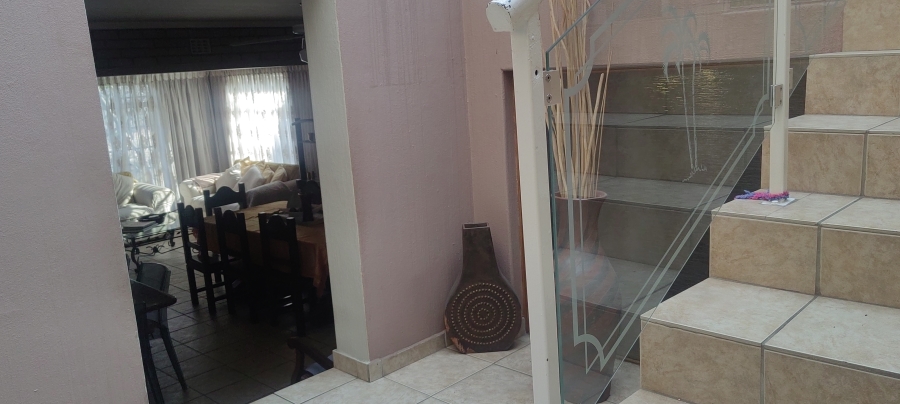 3 Bedroom Property for Sale in Mulbarton Gauteng
