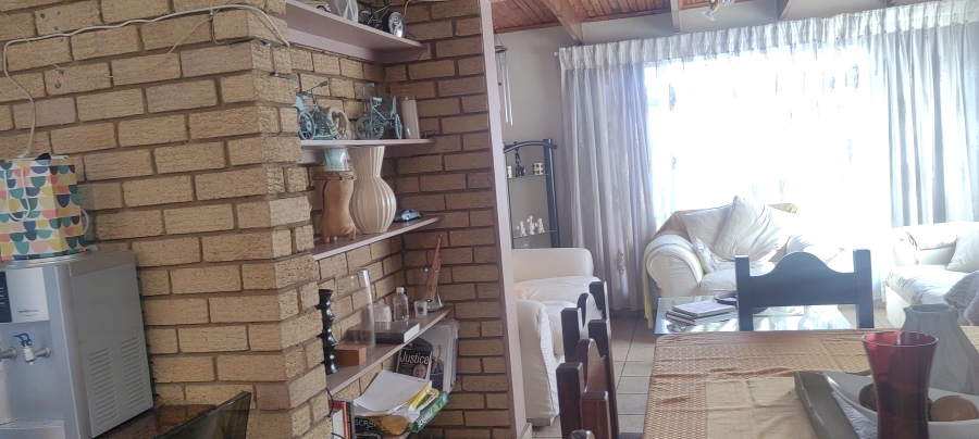 3 Bedroom Property for Sale in Mulbarton Gauteng
