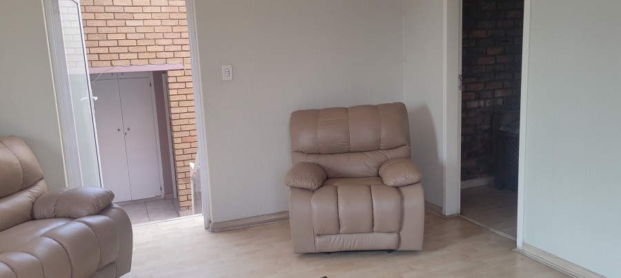 3 Bedroom Property for Sale in Mulbarton Gauteng