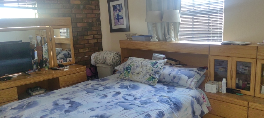 3 Bedroom Property for Sale in Mulbarton Gauteng