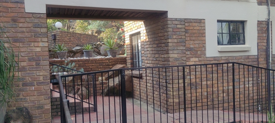 3 Bedroom Property for Sale in Mulbarton Gauteng