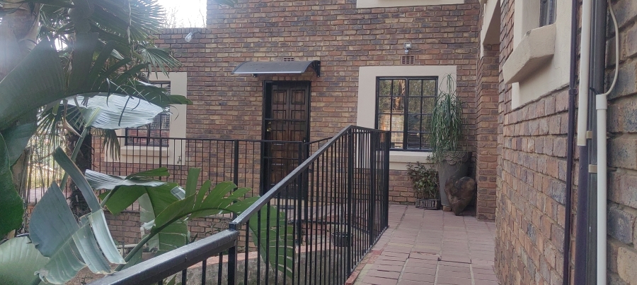 3 Bedroom Property for Sale in Mulbarton Gauteng