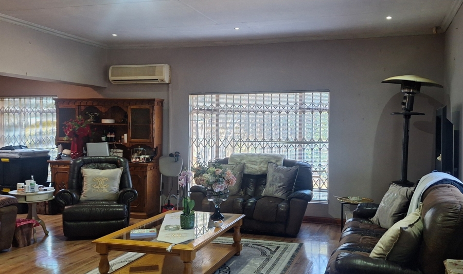 3 Bedroom Property for Sale in Mullerstuine Gauteng