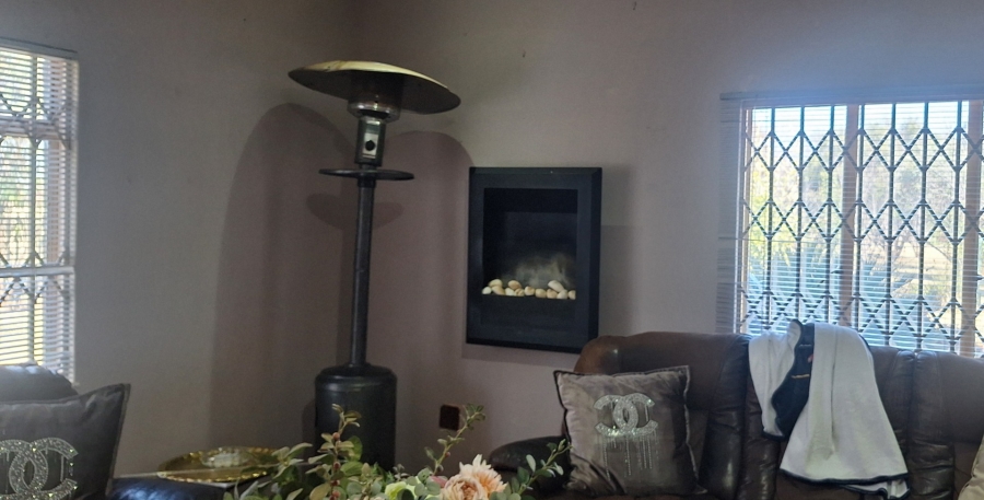 3 Bedroom Property for Sale in Mullerstuine Gauteng