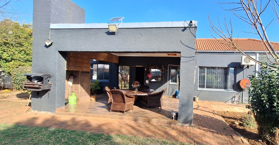 3 Bedroom Property for Sale in Mullerstuine Gauteng