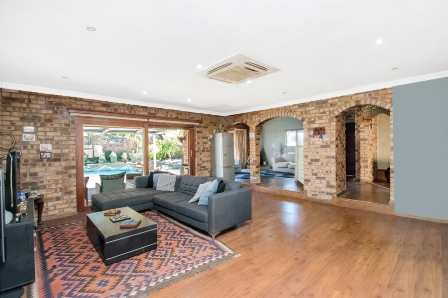 4 Bedroom Property for Sale in Douglasdale Gauteng