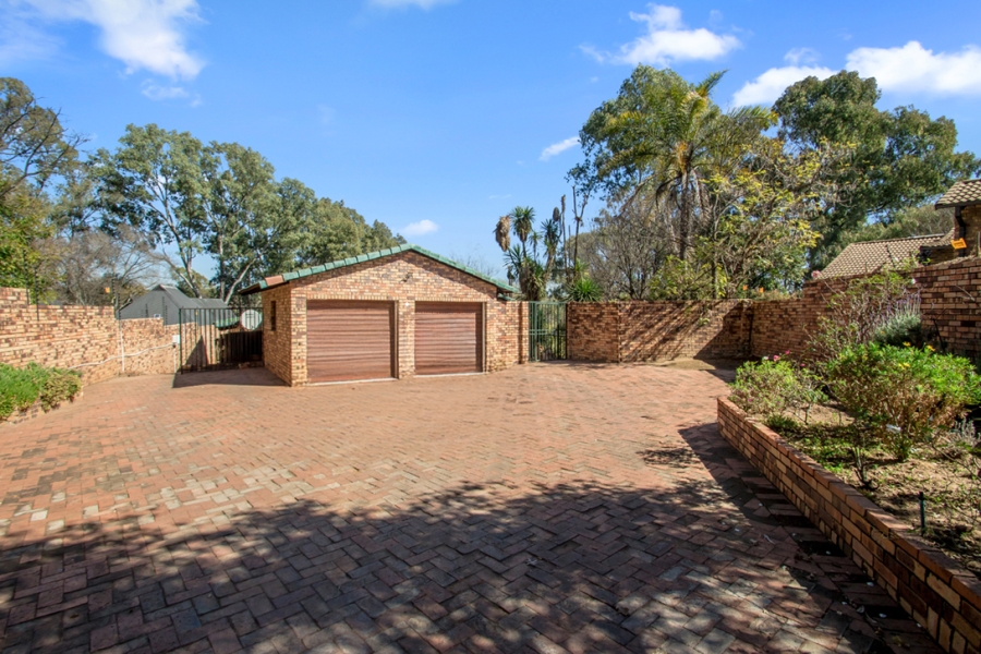 4 Bedroom Property for Sale in Douglasdale Gauteng