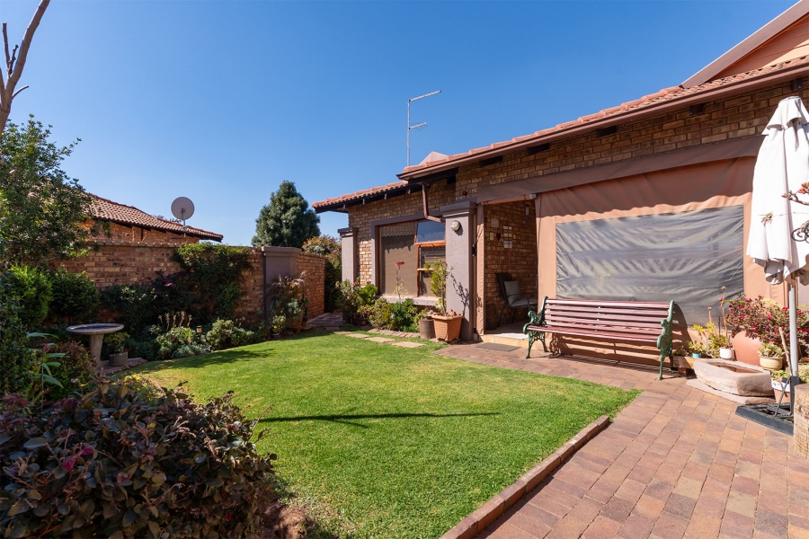 2 Bedroom Property for Sale in Northmead Gauteng