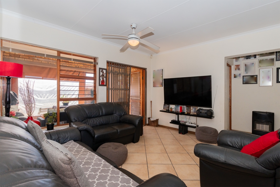 2 Bedroom Property for Sale in Northmead Gauteng