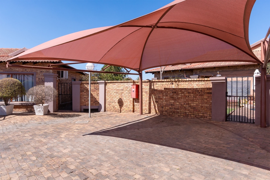 2 Bedroom Property for Sale in Northmead Gauteng