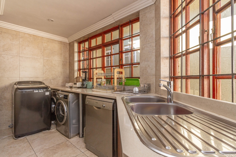 5 Bedroom Property for Sale in Houghton Estate Gauteng