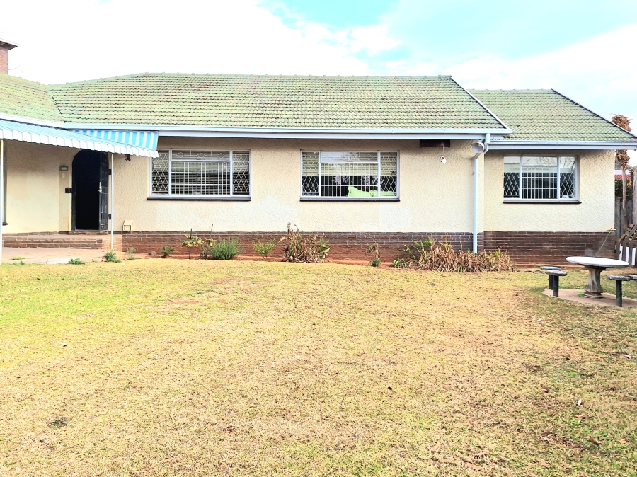 4 Bedroom Property for Sale in Montgomery Park Gauteng
