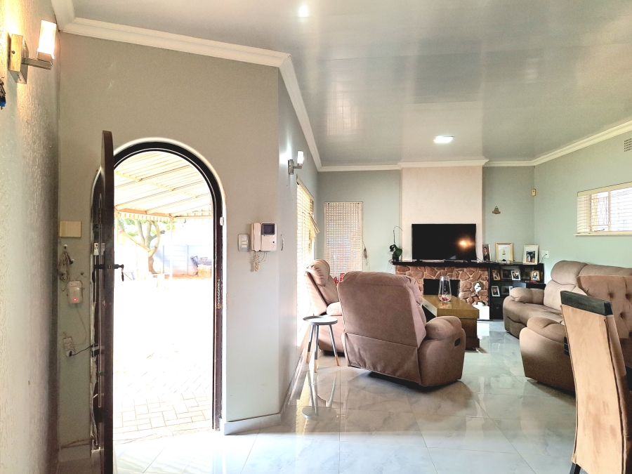 4 Bedroom Property for Sale in Montgomery Park Gauteng