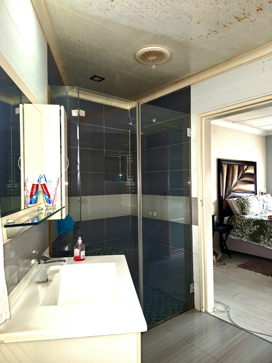 4 Bedroom Property for Sale in Montgomery Park Gauteng