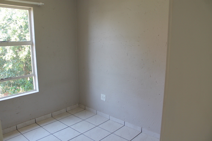 2 Bedroom Property for Sale in Allens Nek Gauteng