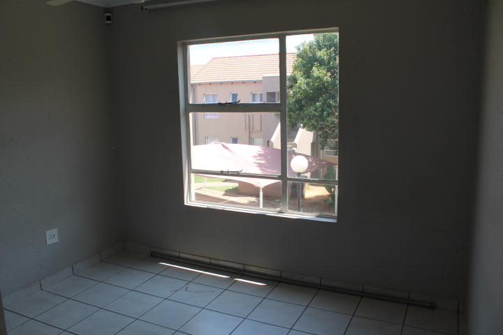 2 Bedroom Property for Sale in Allens Nek Gauteng
