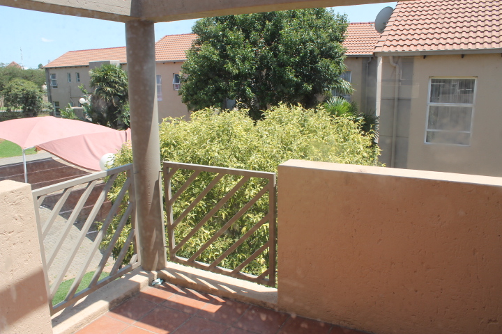 2 Bedroom Property for Sale in Allens Nek Gauteng