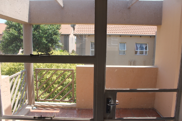 2 Bedroom Property for Sale in Allens Nek Gauteng
