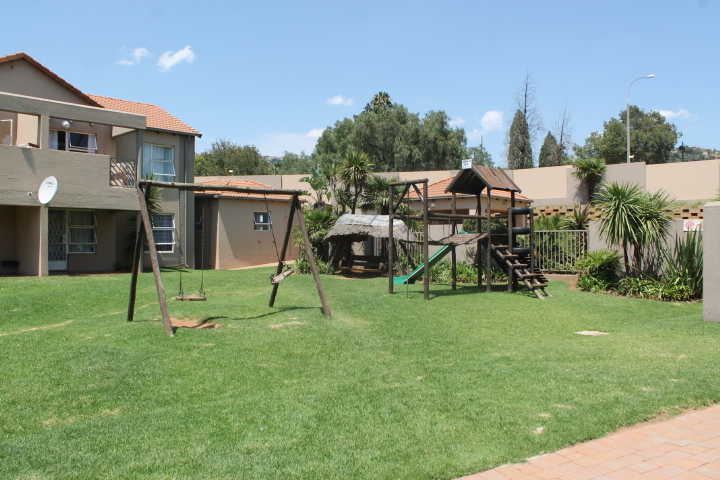 2 Bedroom Property for Sale in Allens Nek Gauteng