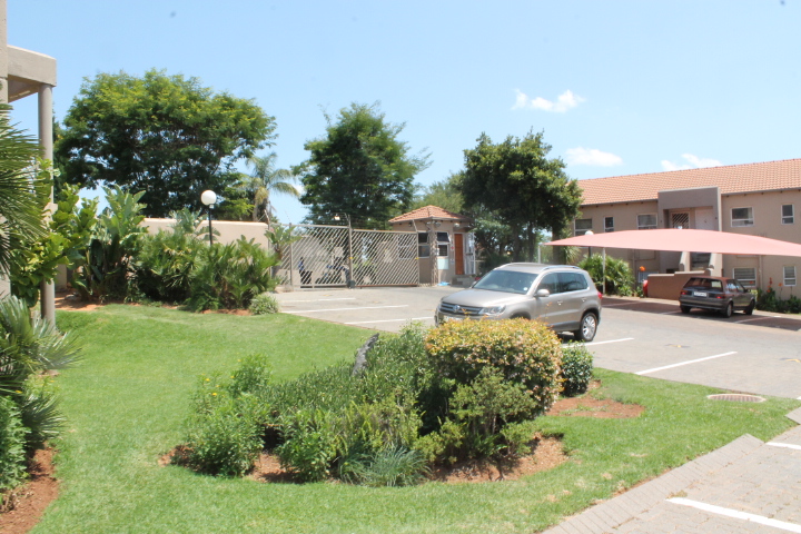 2 Bedroom Property for Sale in Allens Nek Gauteng