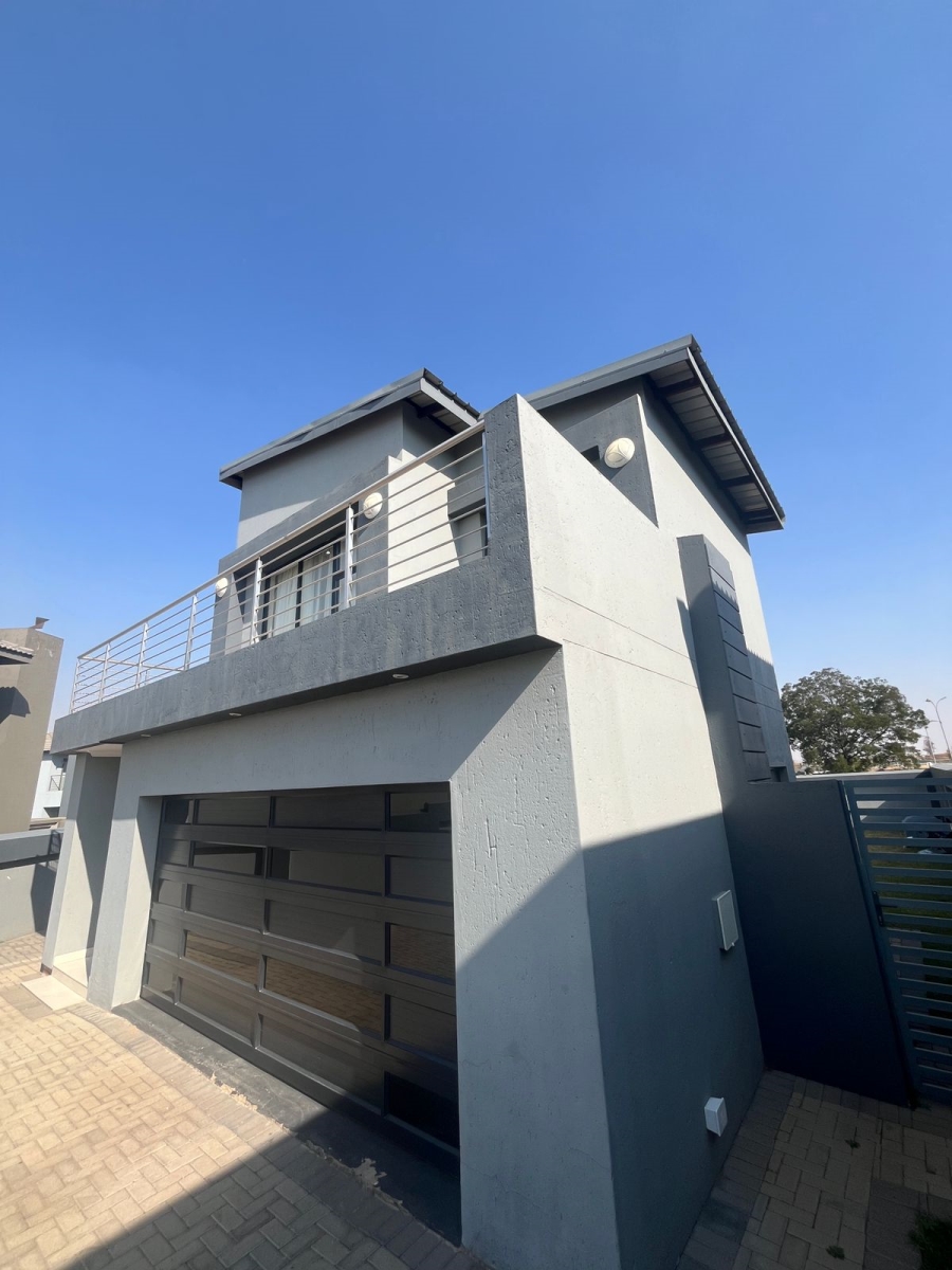 3 Bedroom Property for Sale in Helderwyk Gauteng